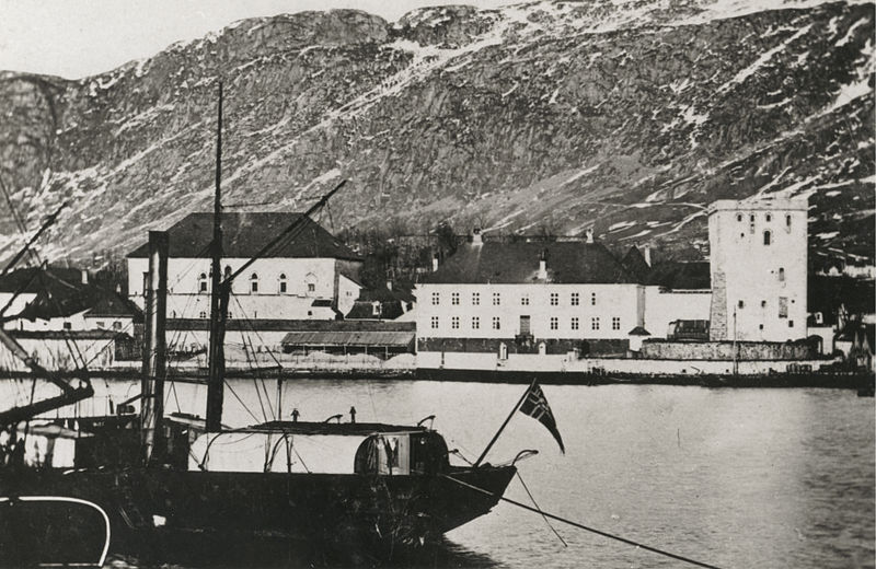 Håkonshallen og Rosenkrantztårnet, 1860. Foto: Marcus Selmer, Riksantikvarens arkiv